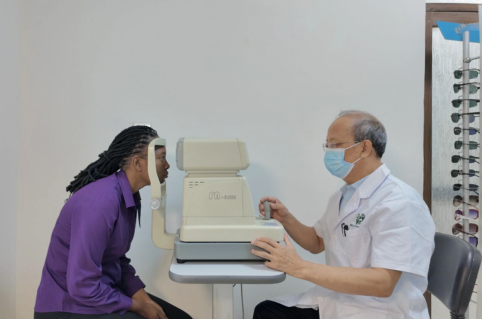An eye examination at IHZ
